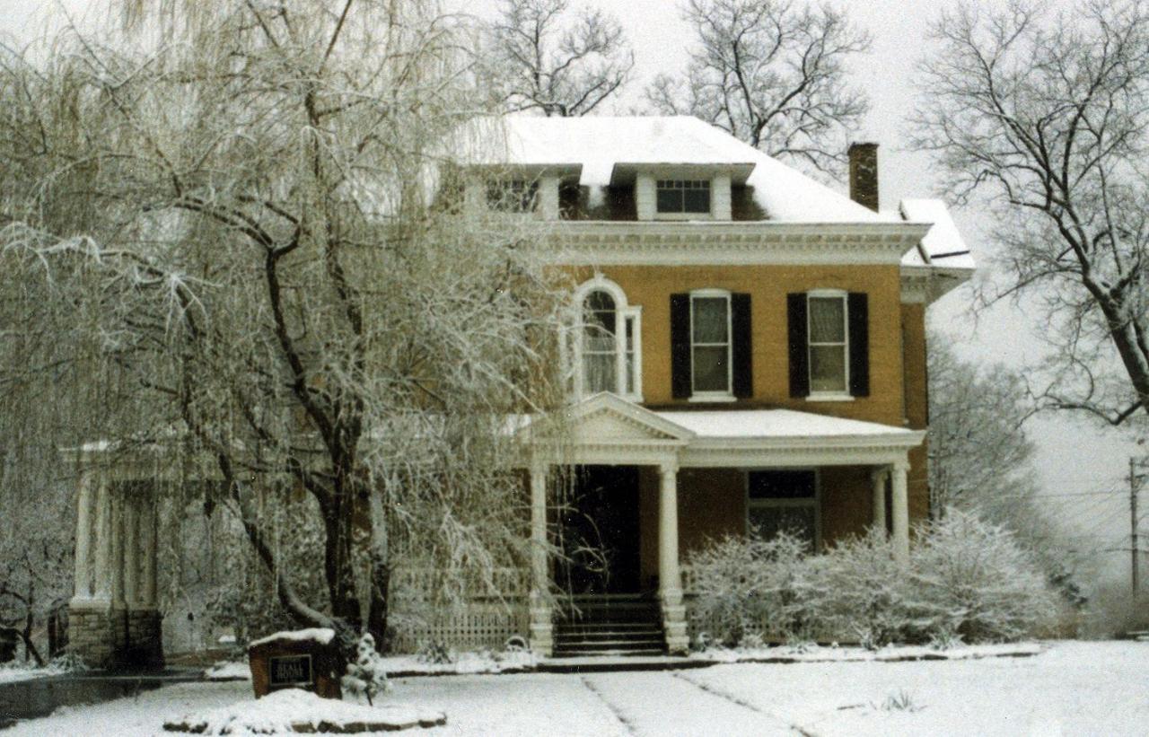 Beall Mansion An Elegant Bed & Breakfast Inn Alton Esterno foto